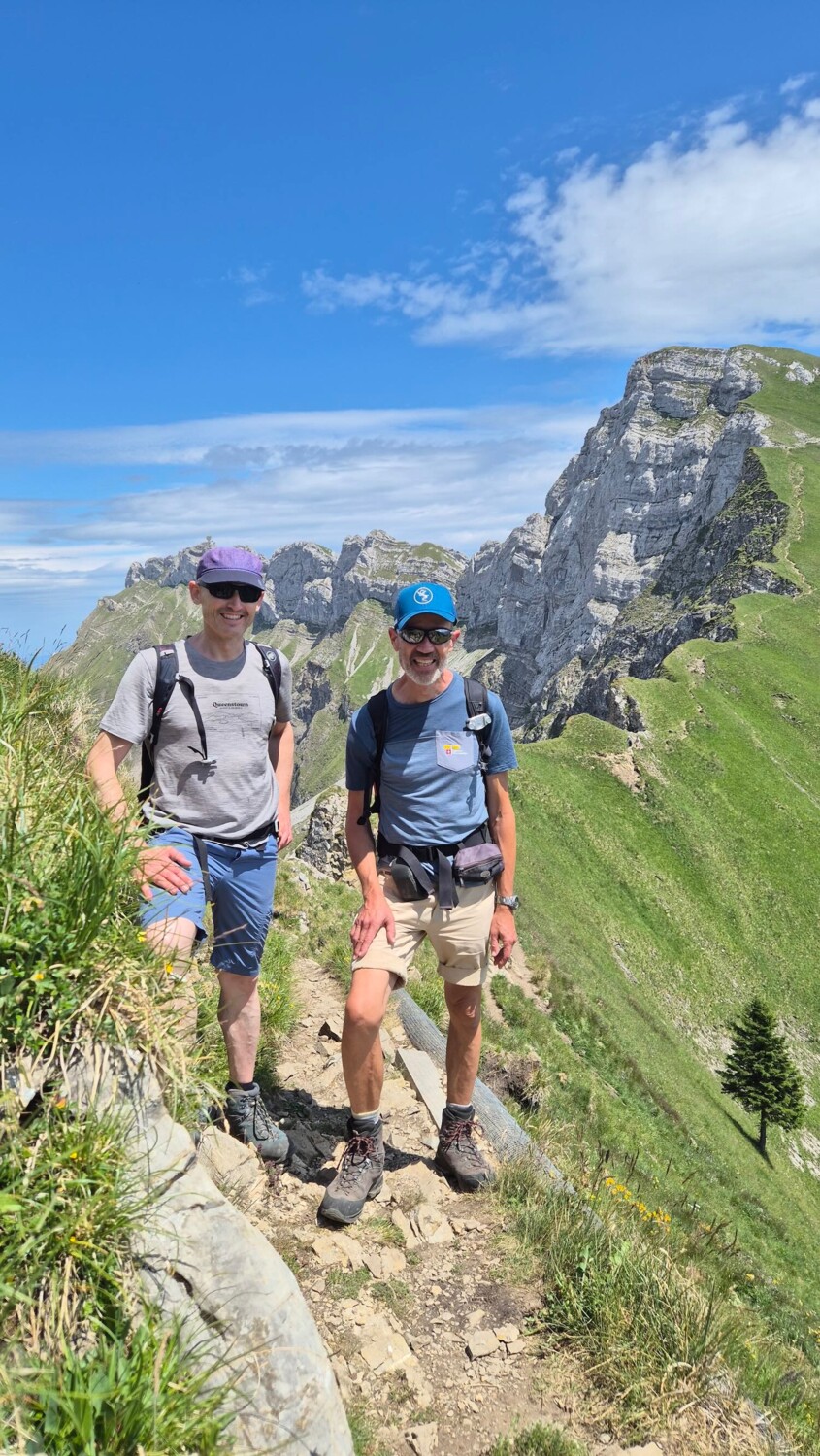Kantonsrat Simon Howald und Wanderleiter-Obmann der Luzerner Wanderwege, Martin Heini beim Gemsmättli.