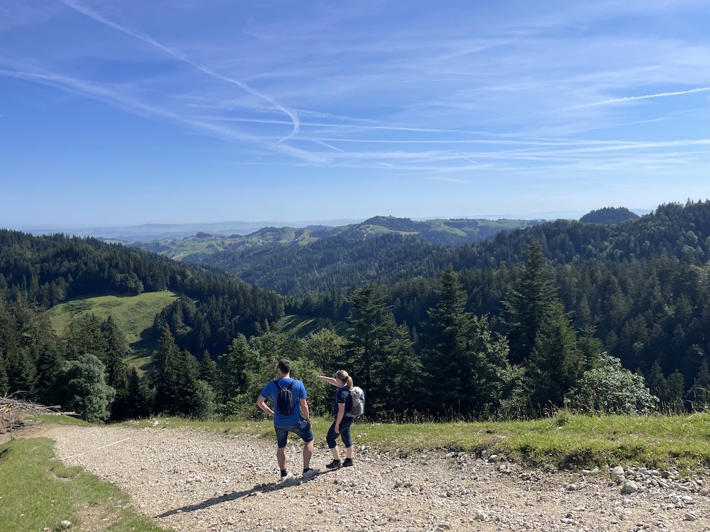 Corinne Müller und Andreas Bärtschi Richtung Napf mit Aussicht