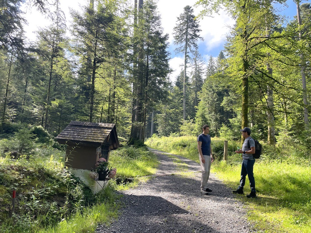 Daniel Piazza und Hanspeter Hürlimann beim Meiestooschäppeli