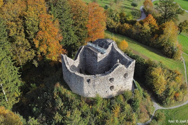 Burgruine mit Aussicht
