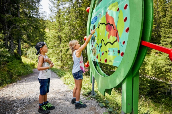 Sonnentauweg und Erlebnispark Mooraculum