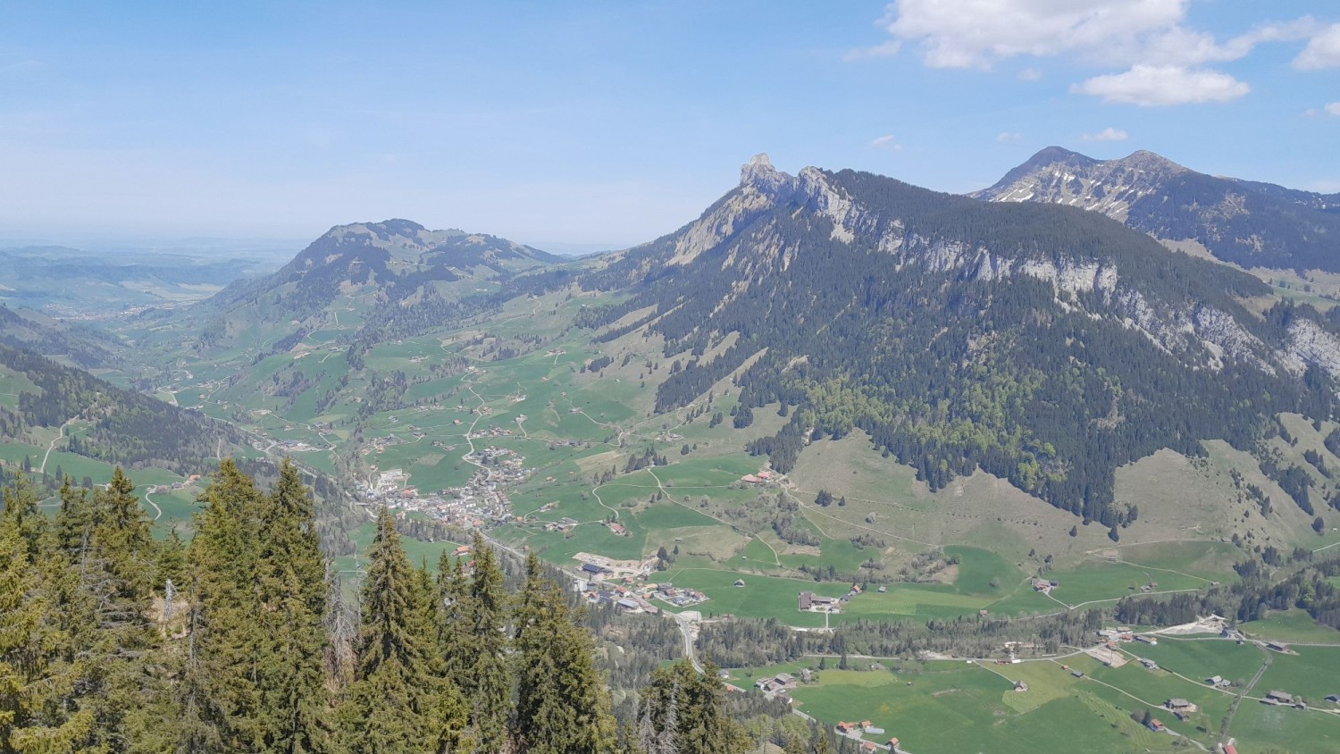 Blick vom Bärsilichopf Richtung Flühli
