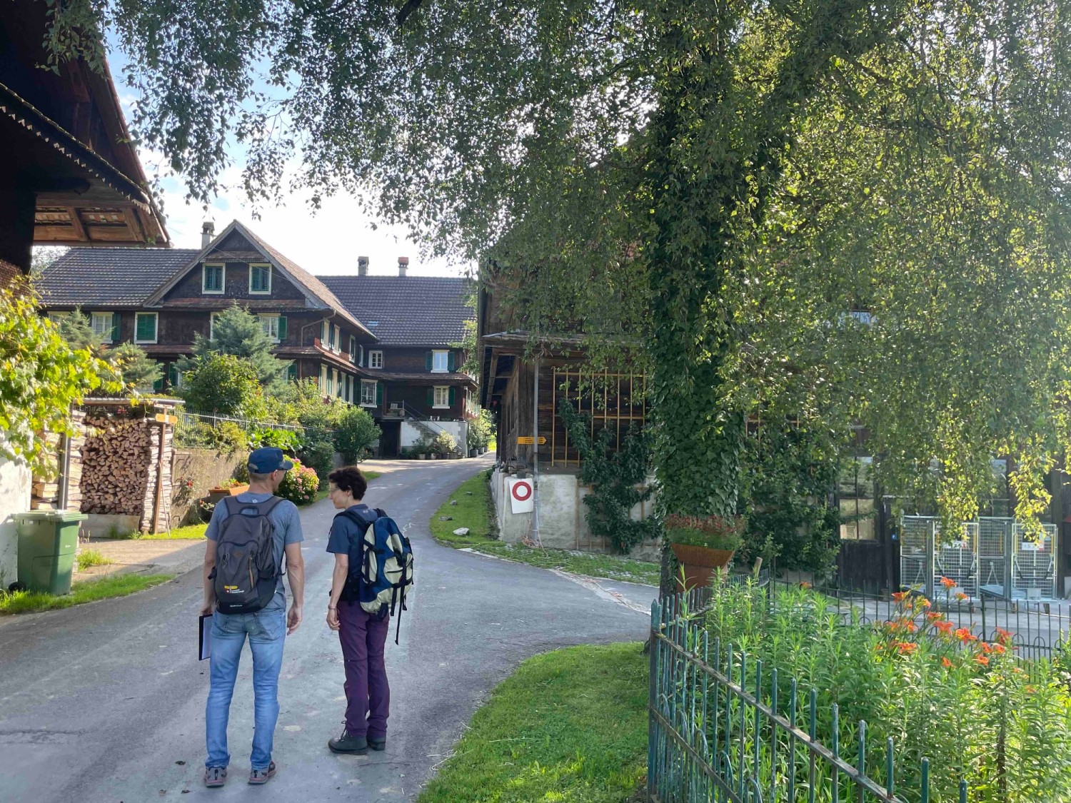 Der idyllische Weiler Ober Dottenberg mit historischen Häusern