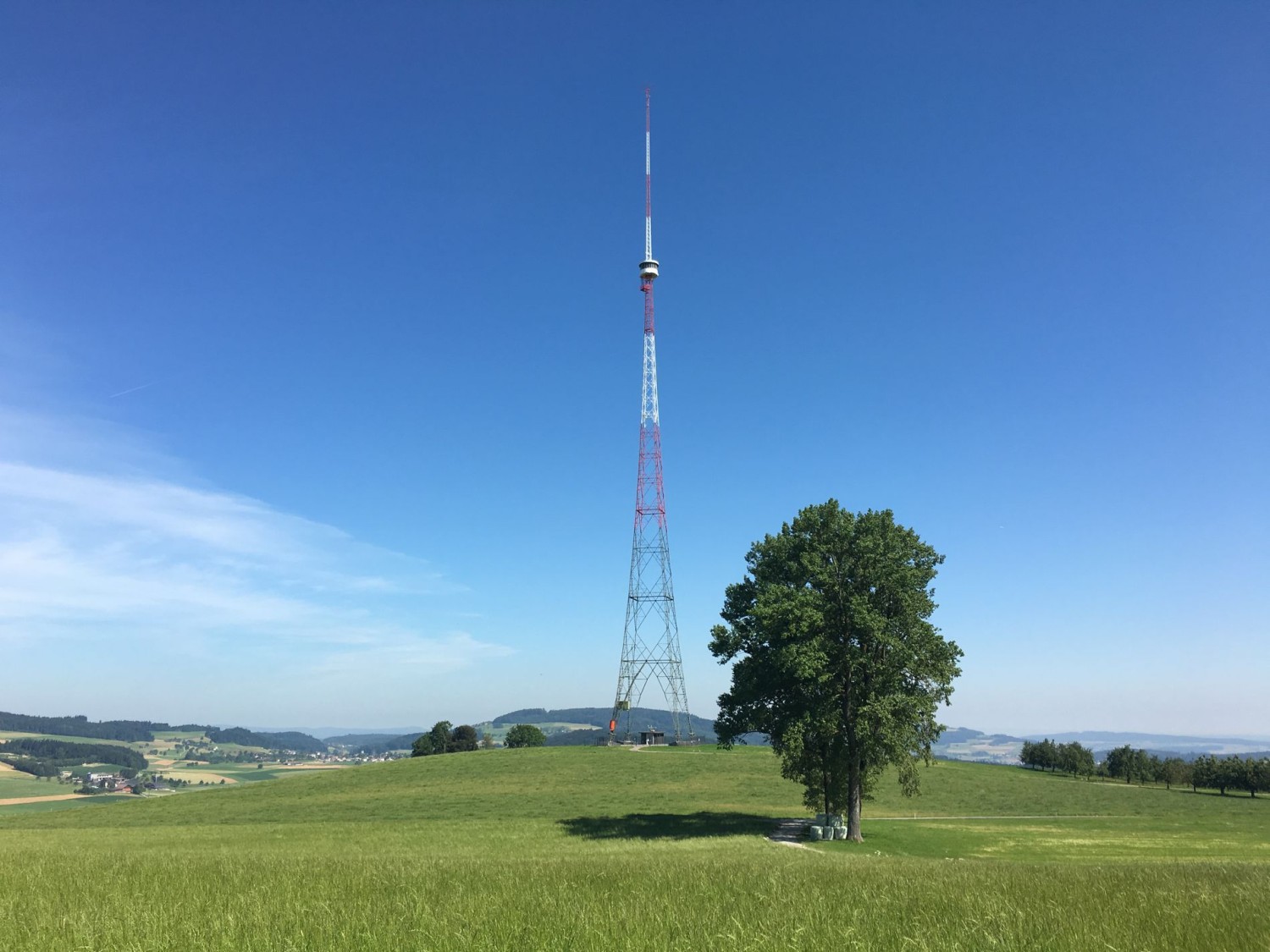 Von Weitem sichtbar: Die Antenne des Landessenders in Beromünster
