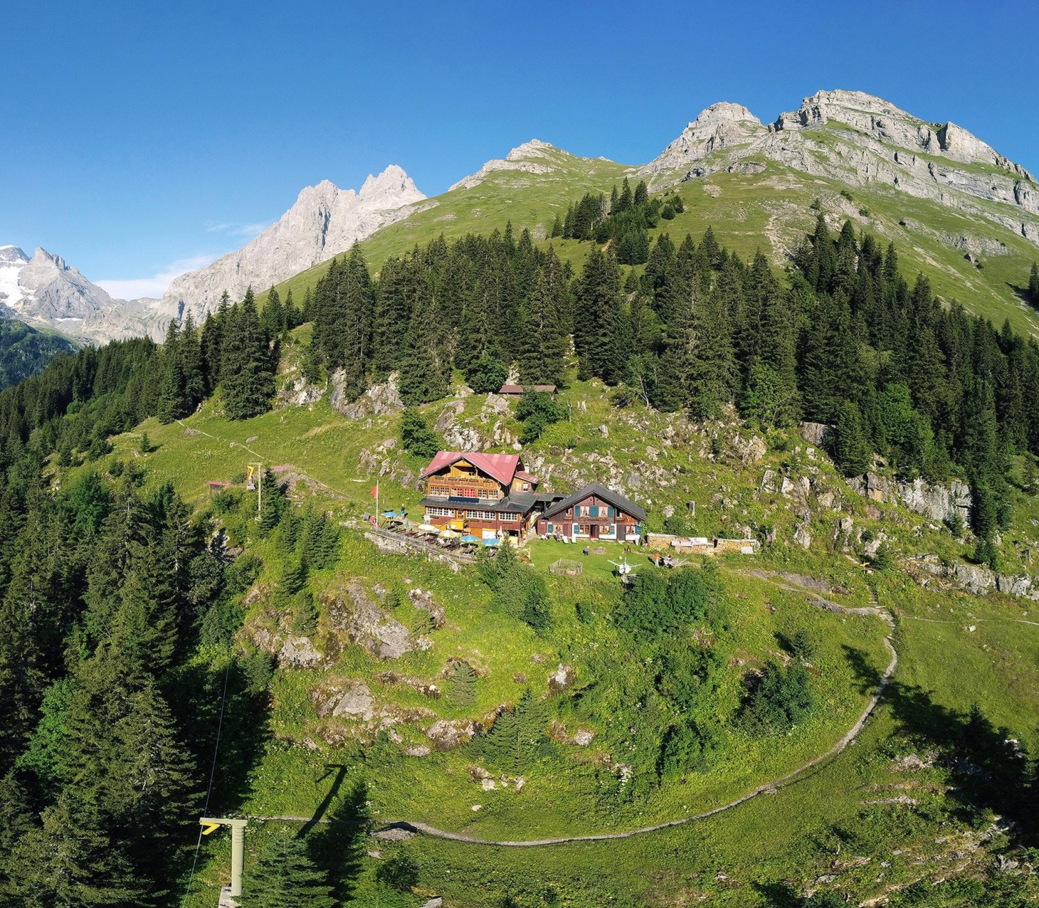 Blick aufs Berggasthaus Tschingelhorn