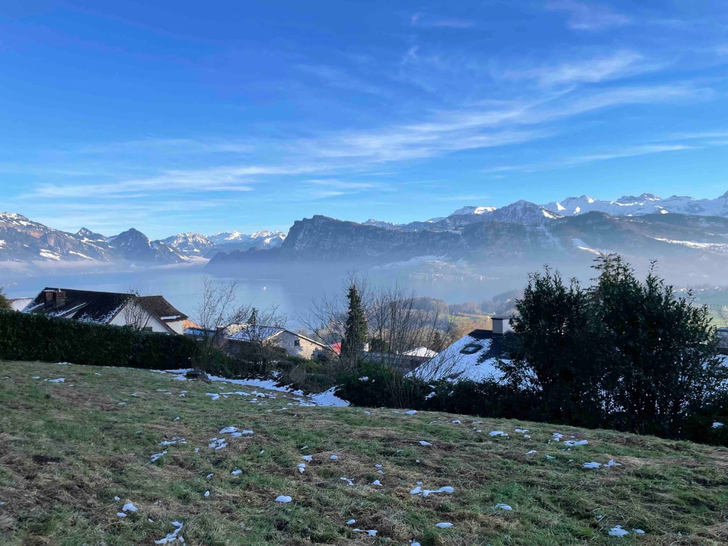 Geschafft: Der Ausblick vom höchsten Punkt der Wanderung lohnt sich!
