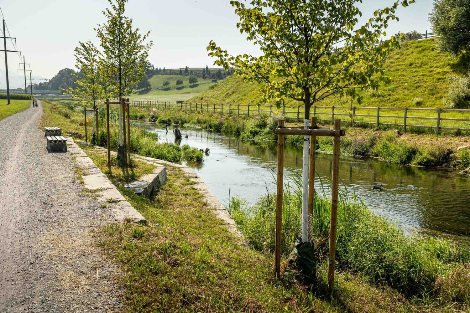 Rontaler Rundweg: Rastplätze am Wasser laden zum Verweilen ein